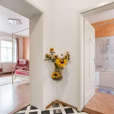 Residenz Bis 6 Gaeste , Bis 4 Gaeste, Elbflorenz Bis 2 Gaeste