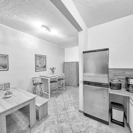 Residenz Bis 6 Gaeste , Bis 4 Gaeste, Elbflorenz Bis 2 Gaeste