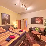 Residenz Bis 6 Gaeste , Bis 4 Gaeste, Elbflorenz Bis 2 Gaeste * דרזדן